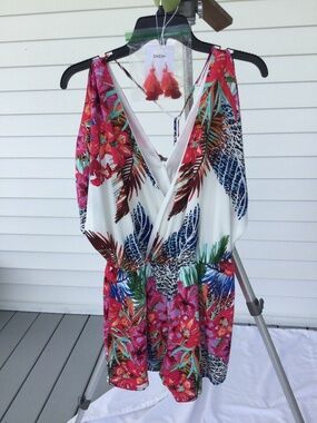 Women’s Shorts Romper With Tie Straps,at Back Neck, Elastic Waist, With Earrings